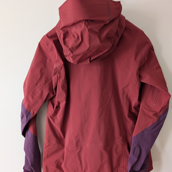 Arc'teryx Women's Revinna Snowboarding Gore-Tex Shell Jacket - Picture 3 of 14